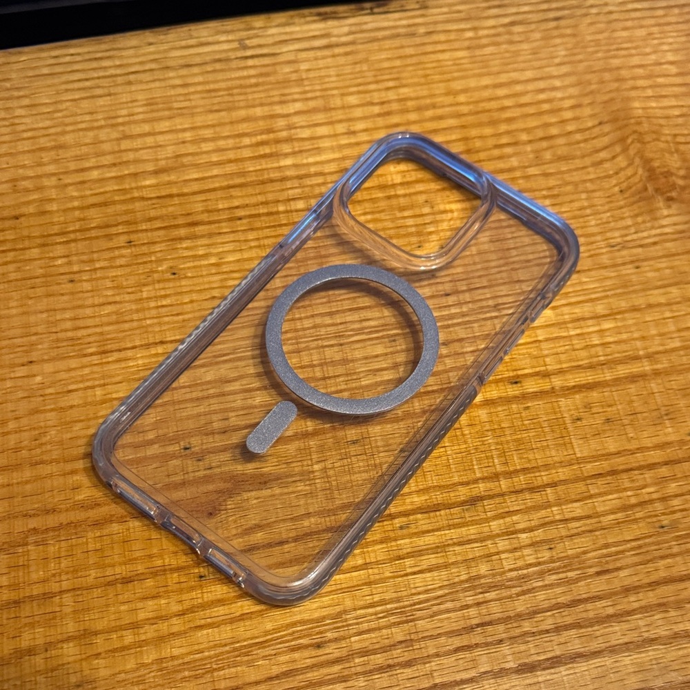 tech21 Transparent Case with Silver MagSafe Ring